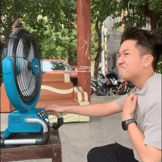 Quạt tích điện TOLIDO 21V, quạt dùng pin hoặc cắm điện, 3 cấp độ gió, chân pin phổ thông. — GIẢI PHÁP CHO MÙA NẮNG NÓNG (3)
