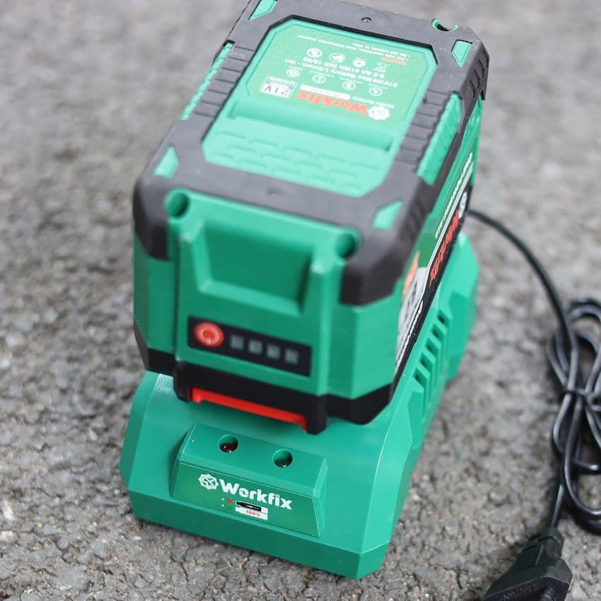 Máy Thổi Bụi / Thổi Lá Dùng Pin Workfix WF-TL680M Công Suất Lớn, Chân pin phổ thông, Bảo hành chính hãng — SẠC BÀN NHANH TỰ NGẮT