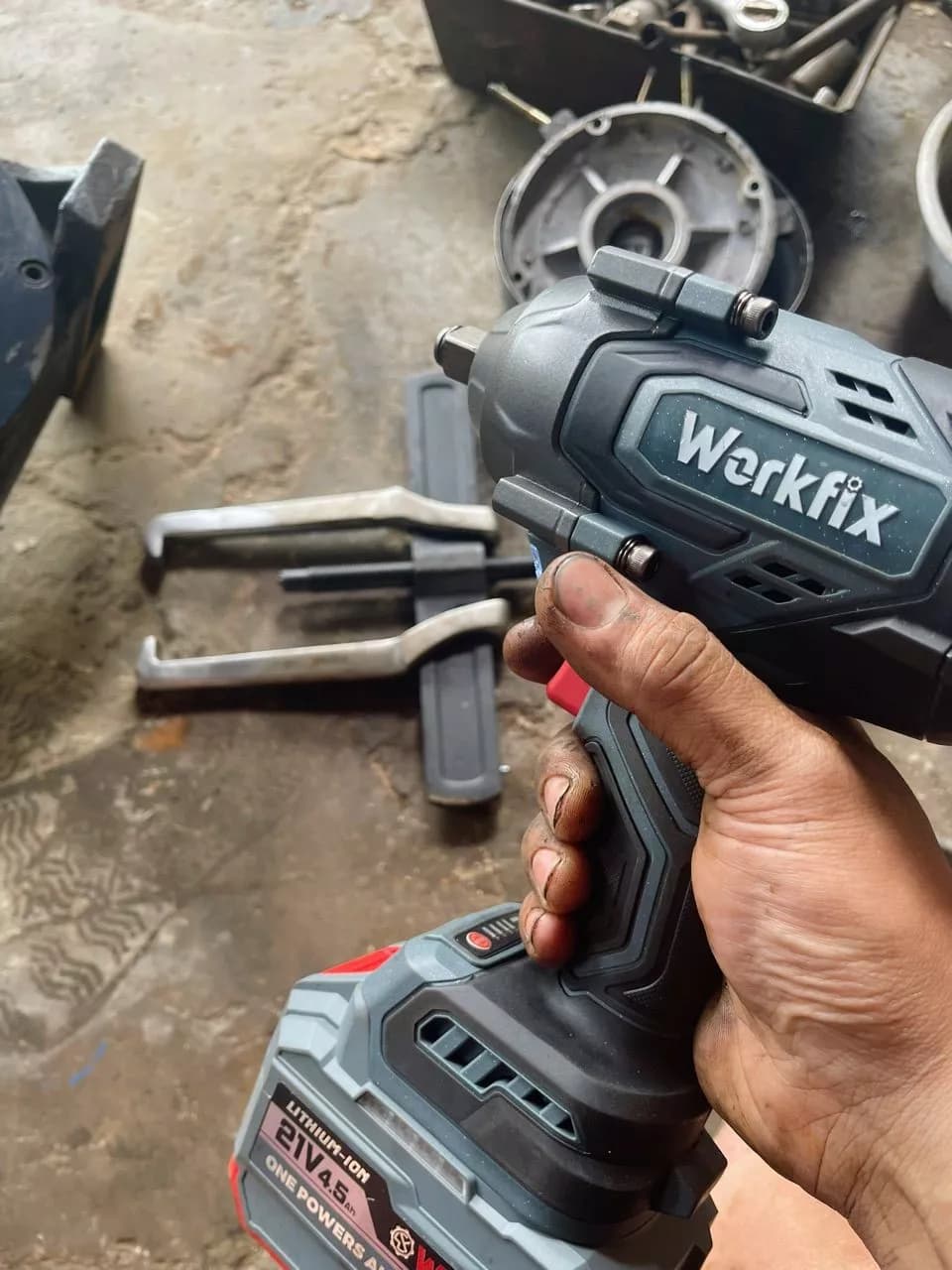 Máy siết bulong Workfix WF-IW1100N (1100N.m) — ảnh đánh giá khách hàng 1