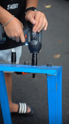 Máy siết bulong pin Workfix WF-IW780N (780N.m) - Đầu bulong 1/2 inch — PIN LITHIUM - ION 15 CELL 21V (2)